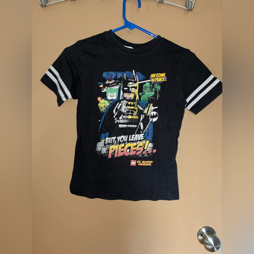 LEGO DC Super Heroes Batman Graphic T-Shirt Youth Medium 8 - Picture 1 of 3